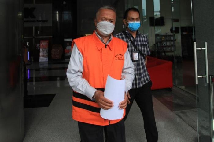 KPK Sita Dokumen, Uang, Tas hingga Jam Tangan Usai Geledah