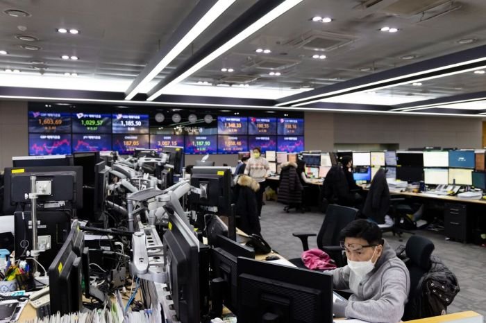 Korean Stocks Open Lower as Months-Long Short-Selling Ban Lifts