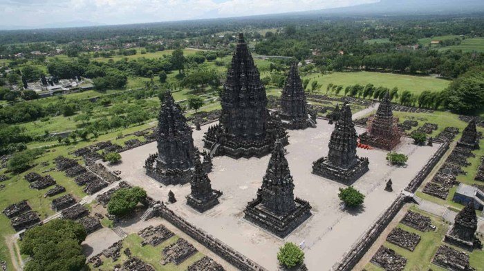 Wisata budaya dan sejarah di Candi Prambanan