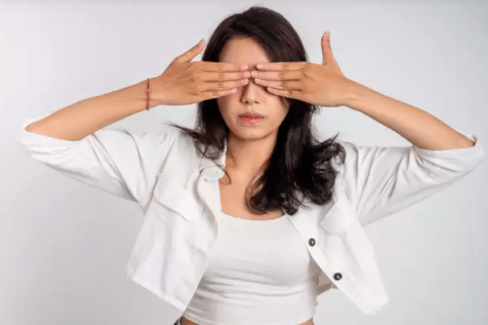 Refleks menutup mata saat benda mendekat
