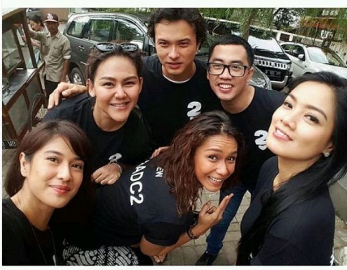 Alasan canggung saat tidak pegang apa-apa