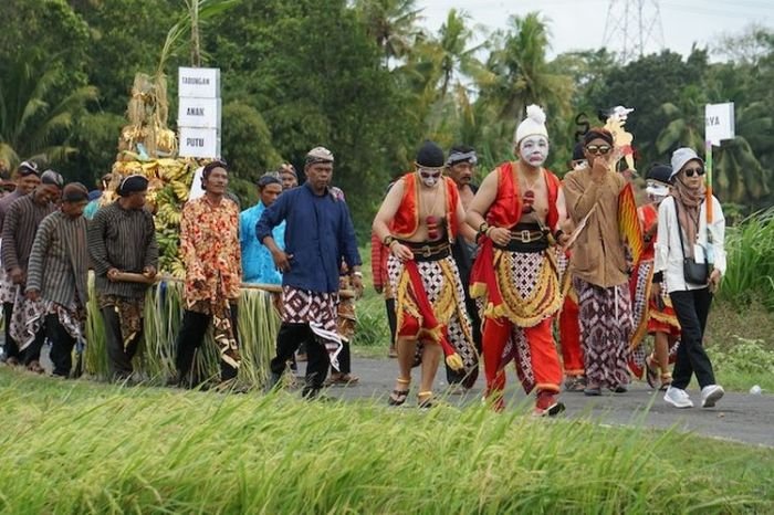 Perbedaan adat istiadat antar suku di indonesia