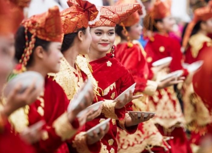 Perbedaan adat istiadat antar suku di indonesia