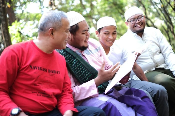Perbedaan budaya dan agama di indonesia dan toleransinya