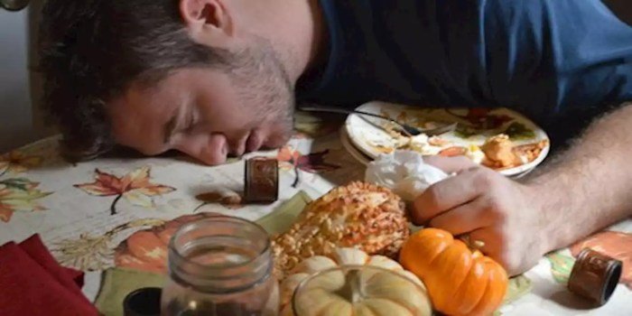 Alasan sulit fokus setelah makan banyak