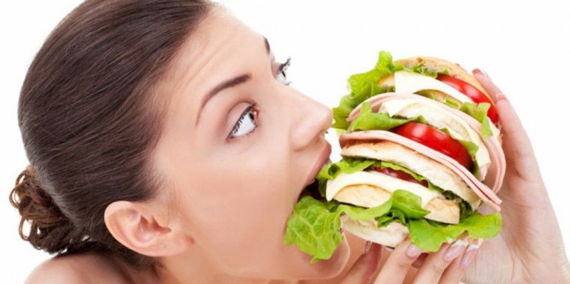 Alasan cepat lapar saat nonton TV