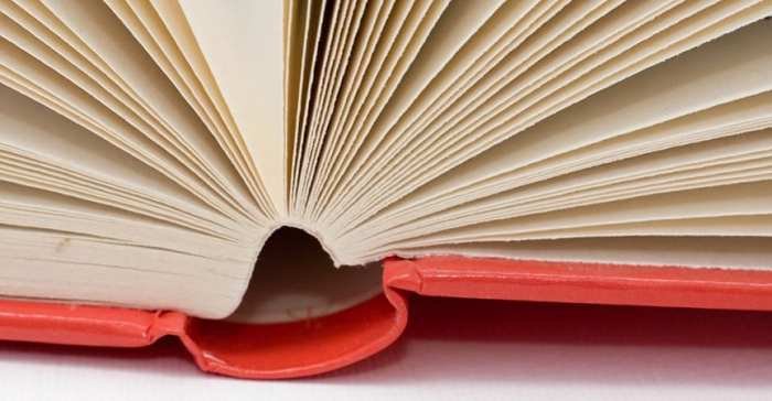 Mengapa suka mencium aroma buku baru