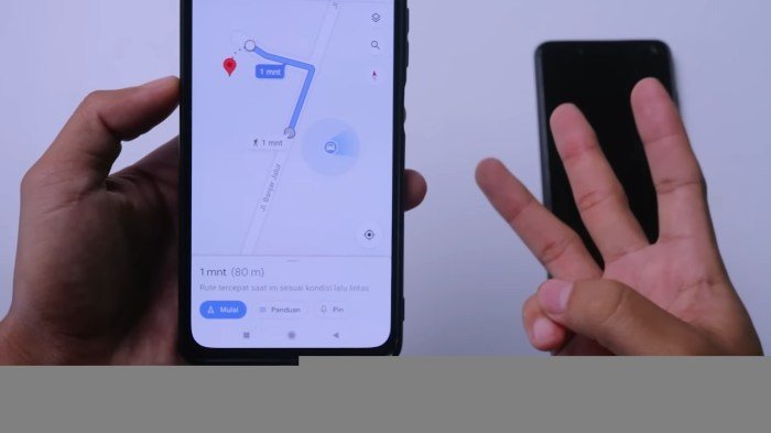 Alasan cek HP meski tidak ada apa-apa