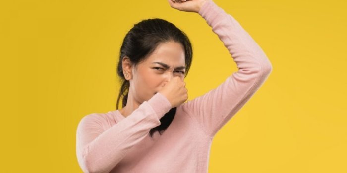 Alasan bau badan muncul meski sudah mandi
