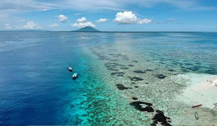 Wisata bahari dan budaya di Manado