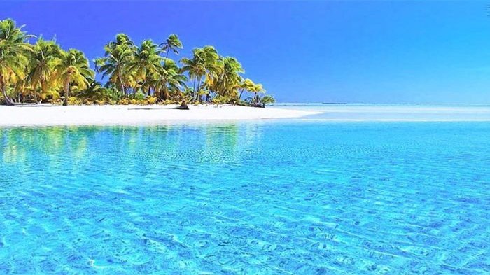 Alasan air tidak berwarna tapi laut biru