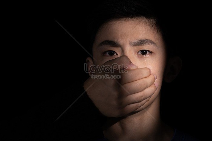 Alasan tutup mulut saat tertawa atau kaget
