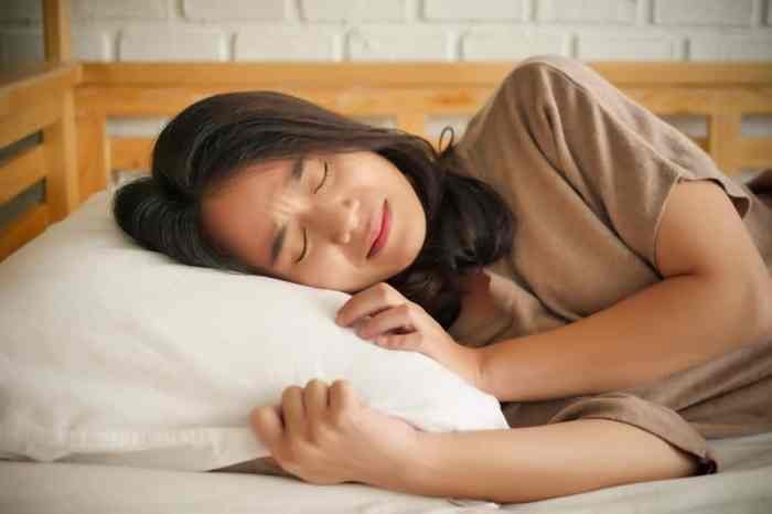 Alasan posisi tidur mempengaruhi mimpi